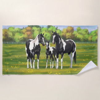 Toalha De Praia Pinto Negro Pinto Quarto Cavalos Na Pastagem De Ve