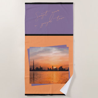 Toalha De Praia Pôr do sol sobre uma cidade à beira-mar - Arte
