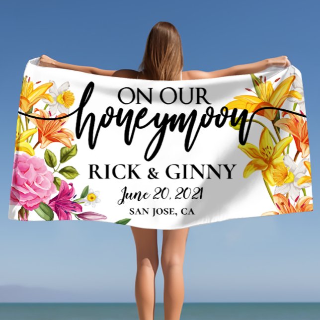 Toalha De Praia Presentes de Lua de Mel Lírios Asiáticos Personali (Honeymoon Gifts Personalized Asiatic Lilies Custom Beach Towel)