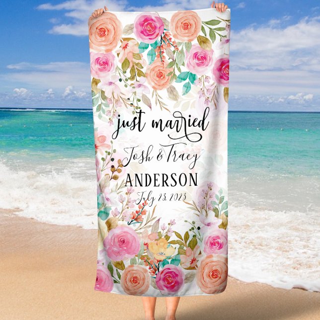 Toalha De Praia Recem casados Personalizado Floral Rosa Blush (Pink Blush Floral Custom Just Married Beach Towel)
