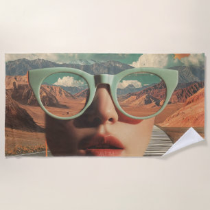 Toalha De Praia Retrato Surrealista com Óculos Refletindo o Desert