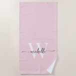 Toalha De Praia Script de Nome do Monograma do Na moda Modern Blus<br><div class="desc">Na moda moderno, feminino, moderno, branco, monograma cor-de-rosa, nome inicial Script de assinatura Personalizado, Toalha de Verão Personalizada. Apresentando um primeiro nome em uma tipografia de fontes (ou caligrafia) bonito, escrita com letras maiúsculas e minúsculas, com um monograma inicial em branco e preto sobre fundo cor-de-rosa pincelado. Excelente presente de...</div>