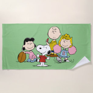 Toalha De Praia Snoopy e Gang Play Futebol