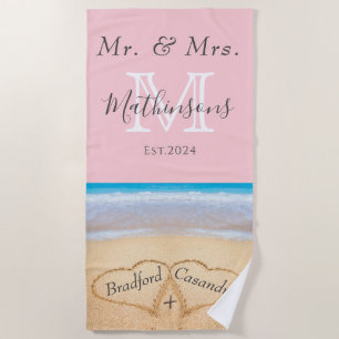 Toalha De Praia Sr.ª Beach Wedding Hearts Sand Family Monograma