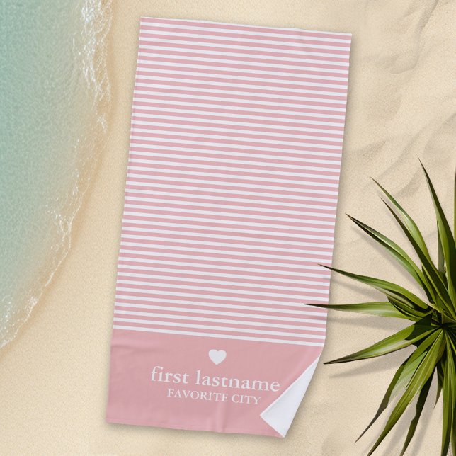 Toalha De Praia Tiras Modernas com Monograma do Coração em Escala  (Personalized Beach Towel)