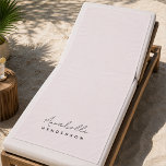 Toalha de Praia | Toalhas de Piscina Rosa Bege com<br><div class="desc">Esta toalha de praia apresenta um design personalizado de toalha de praia com nome rosa bege, dando um nome ou monograma personalizado um visual suave à beira da piscina para férias, presentes e planos de verão. A paleta de cores rosa pálido, estilo de letra manuscrita para o primeiro nome, texto...</div>