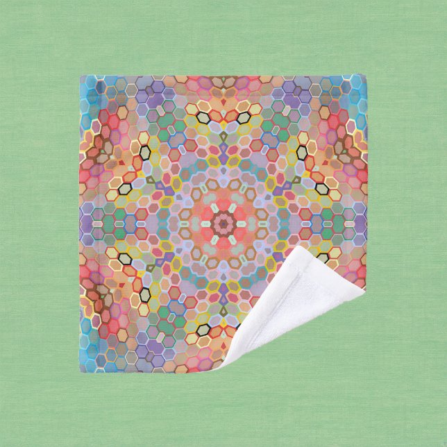 Toalha De Rosto Mandala Hexagonal Arco-íris (Rainbow Hexagon Mandala Wash Cloth by Wormhole Orbital)