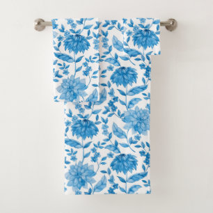 Toalhas com estampa floral azul em exposição