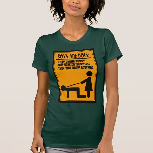 TODOS OS MENINOS SÃO CÃES — T-SHIRT (Frente)