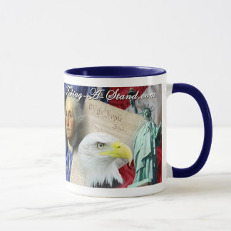 Tomando uma caneca de café do suporte