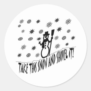 Tome esta neve e trabalhe-a com pá etiqueta