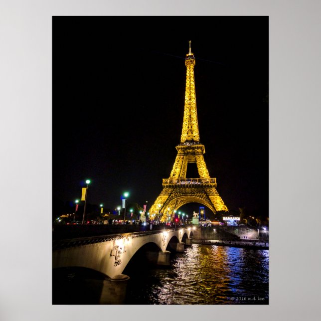 Torre Eiffel por noite em Paris, França Poster (Frente)