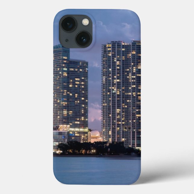 Torres do condomínio no beira-rio em Miami (Verso)