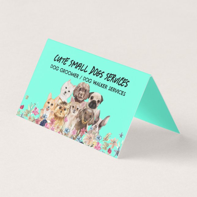 Tosa de cachorros pequenos verdes adoráveis cuidad (Frente)