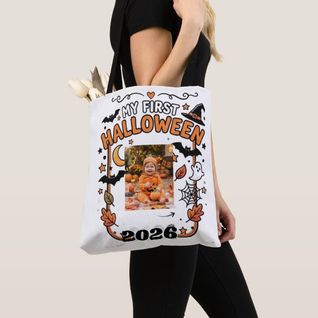Tote (Close Up)