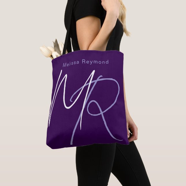 Tote Bag Elegante com Roxo Monograma (Close Up)