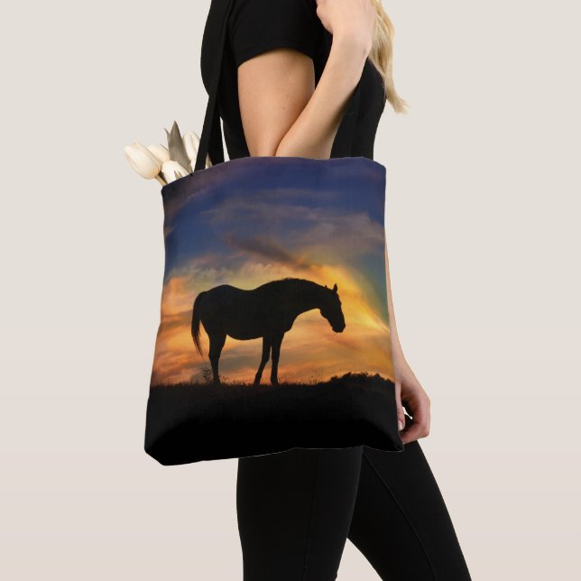 Tote Belo Cavalo e Bolsa do Sol (Close Up)