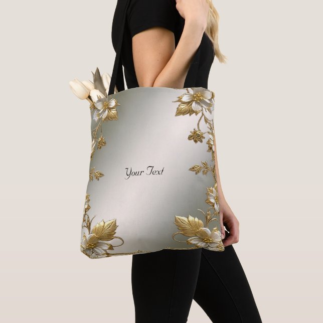 Tote Bolsa Grande Ornada Dourada com Floral Branco (Close Up)