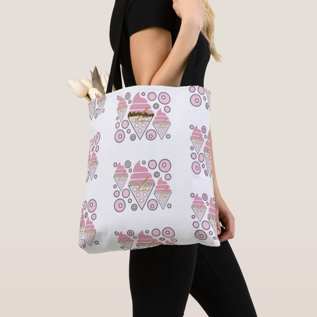 Tote Bolsa irresistível da poeta Adiela Akoo (Close Up)