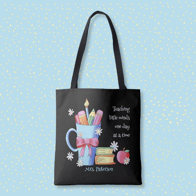 Tote Bolsa preta de Teacher com Citação e Nome (Teacher tote bag with watercolor art .)