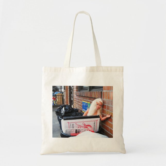 Tote Boneca no bolsa do lixo (Frente)