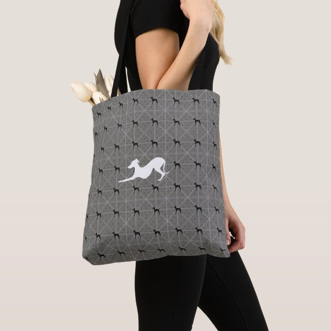 Tote Cão de Greyhound Italiano Comprando Bolsa (Close Up)