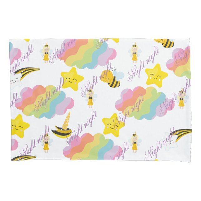 Travesseiro noturno com elementos divertidos. (Frente)