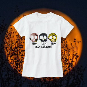 Três t-shirt do Dia das Bruxas dos crânios