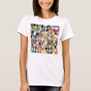 Triângulo geométrico colorido t-shirt modelado