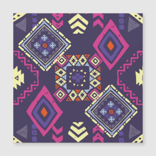 Tribal, origem geométrica primitiva.