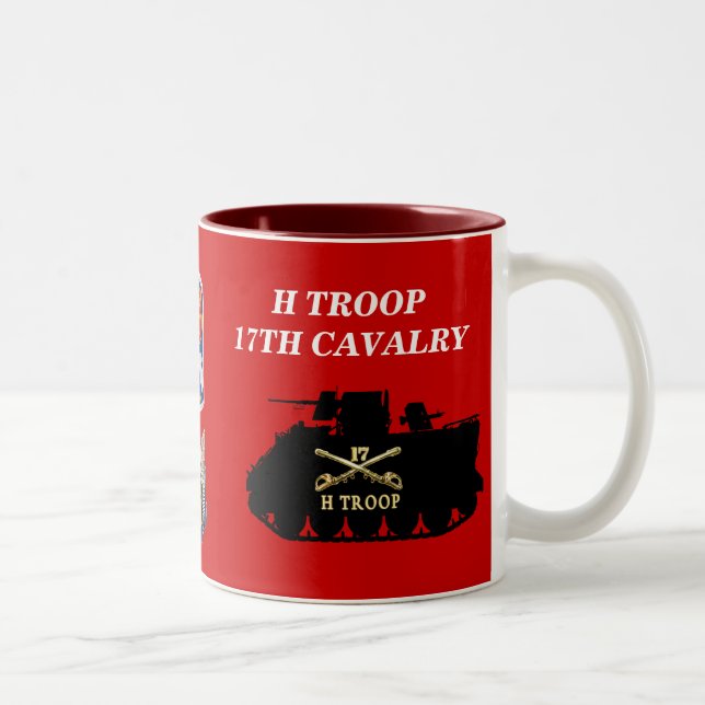 Tropa de H, 17a caneca da trilha da cavalaria M113 (Direita)