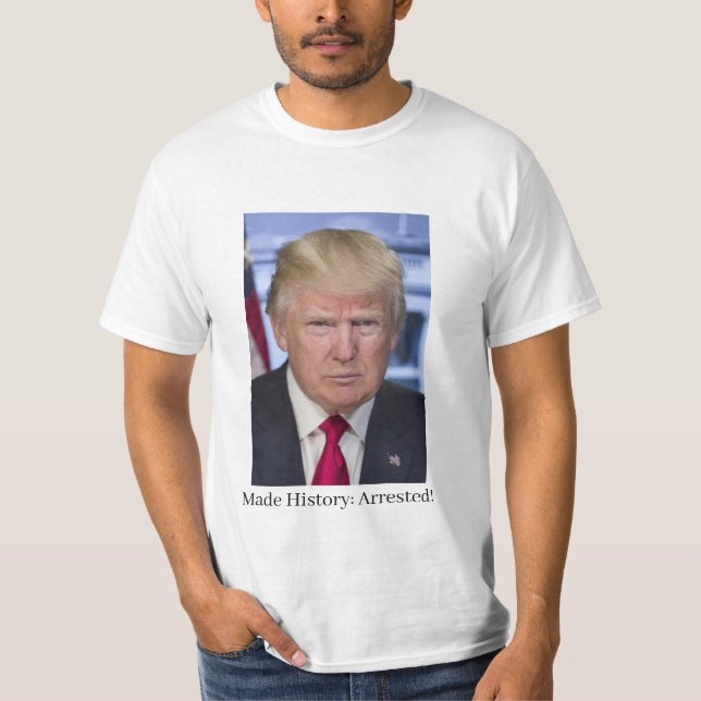 Trump prendendo T-shirt (Frente)