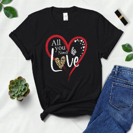 Tudo Que Você Precisa É De Uma Camiseta De Amor, D