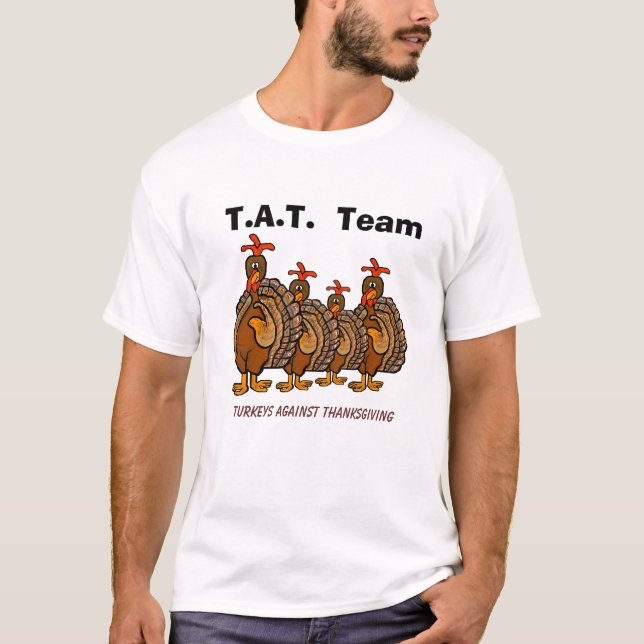 Turkeys Contra a Engraçada T-shirt de Ação de Graç (Frente)