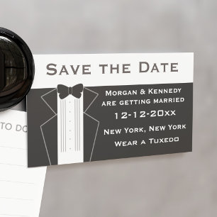 Tuxedo Guarda As Cartões Magnéticas Date