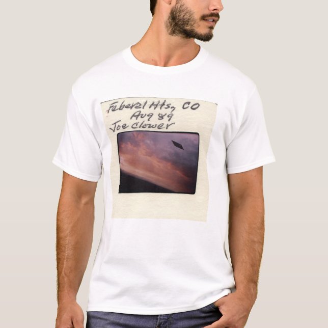 UFOS SÃO UMA T-Shirt MUITO REAL (Frente)