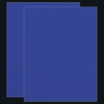 um avião voando no céu com um fundo azul<br><div class="desc">Descubra nossos elegantes menus planos de 10 cm x 23 cm com impressão frente e verso. Perfeitos para qualquer ocasião,  esses menus vibrantes vêm com uma garantia de satisfação para elevar sua experiência gastronômica.</div>