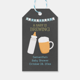 Um Bebê está a criar etiquetas de presentes (Boy)