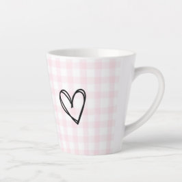 Um cachorro fofo adorando uma caneca latta