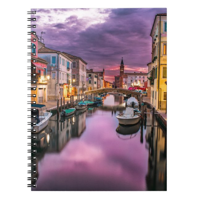 Um canal no caderno espiral de Veneza (Frente)