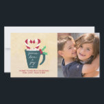 Um Cartão com fotos de Paz, Amor e Alegria<br><div class="desc">Uma Taça de Paz, Amor e Joy foi projetada por Ness Nordberg. Acalmem-se este Natal com esta acolhedora xícara de cacau quente delicioso! Servido de marshmallow e guarnecido com doces de corações de cana e sagrado. Todas as trabalhos de arte © Ness Nordberg. Todos os direitos reservados no mundo. A...</div>