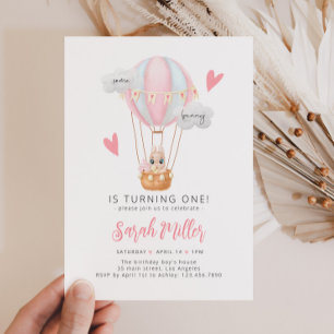 Um coelho é um primeiro convite de aniversário