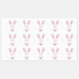 Um coelho está virando adesivos unidadesivos