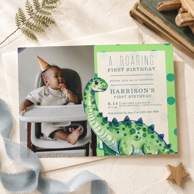 Um Convite de Foto de Aniversário de Um Ano do Din (A Roaring First Birthday Dinosaur Photo Invitation)