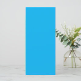 Um fundo azul brilhante sólido sem qualquer padrão