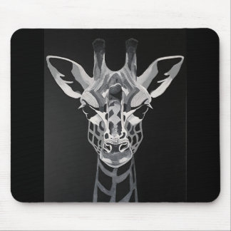 Um mouse pad de girafa na moda