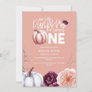 Um pequeno primeiro aniversario floral de abóbora