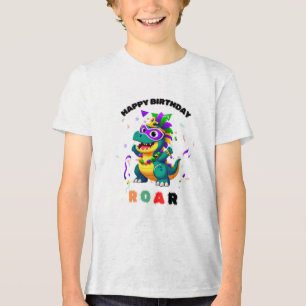 Um T-Shirt com Cartão de Saudação de Aniversário C