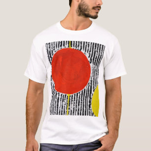 Um t-shirt com um grande ponto vermelho