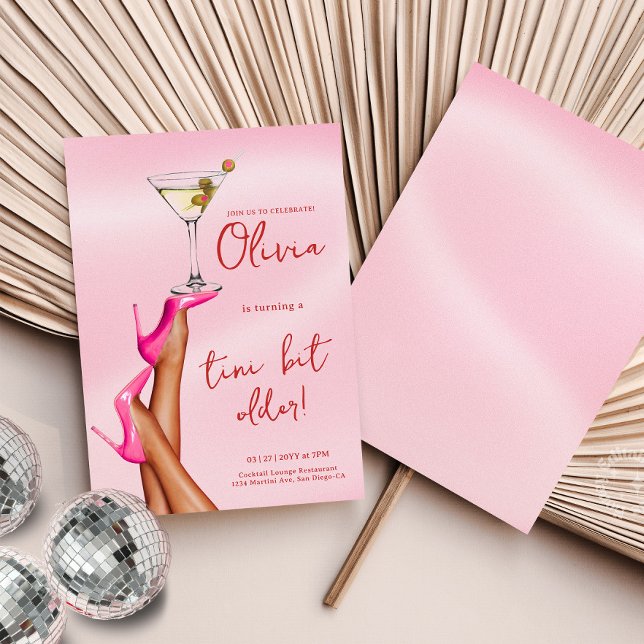 Um Tini Um Pouco Mais Antigo Martini Convite De An (A Tini Bit Older Martini Birthday Invitation Pink)